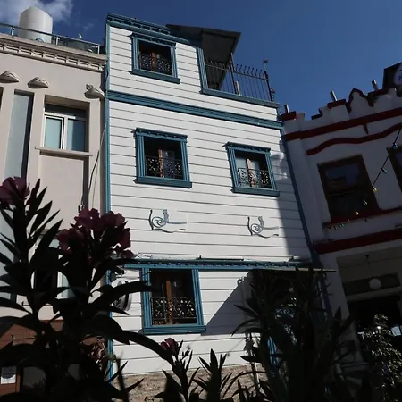 Seahouse Suites Hotel 3*