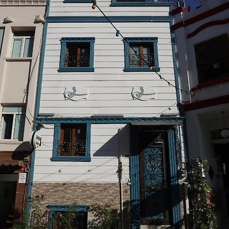 Hotel Seahouse Suites 3*
