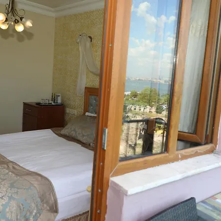 Seahouse Suites Hotel
