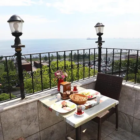 Seahouse Suites 3*