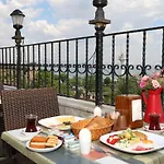 Seahouse Suites Hotel