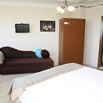 Seahouse Suites Hotel
