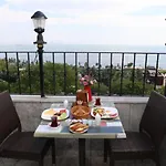 Seahouse Suites 3*